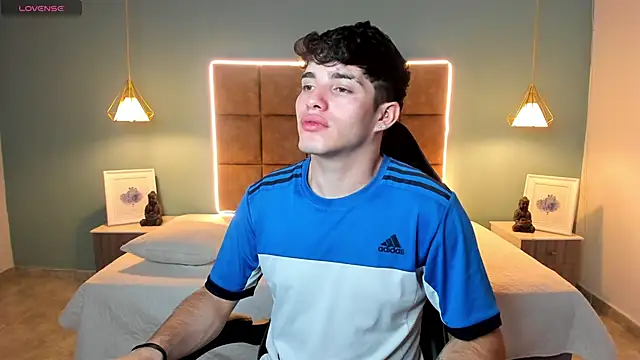 AlejooTwink online show from February 2026 08:08:02 PM