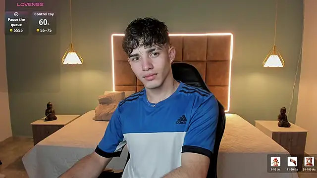 AlejooTwink online show from May 2026 05:04:01 AM
