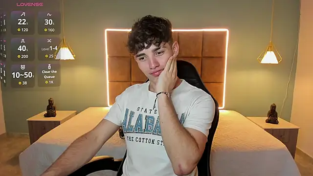 AlejooTwink online show from June 2026 03:42:01 AM
