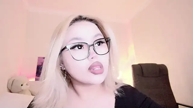 Snapshot of amelia_sunlight chatting on December 2024 01:07:01 AM amelia sunlight online show from December 2024 01:07:01 AM