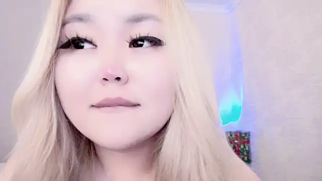 Snapshot of amelia_sunlight chatting on December 2024 02:13:01 AM amelia sunlight online show from December 2024 02:13:01 AM