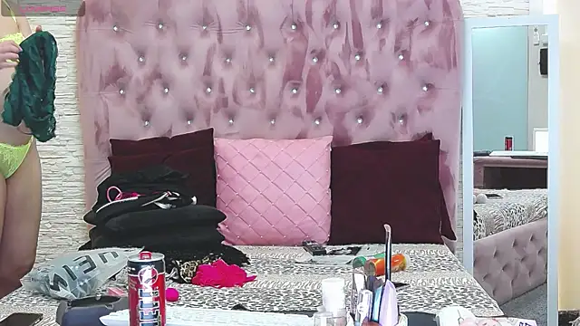 Snapshot of SophiaStarr chatting on February 2025 08:22:01 PM SophiaStarr online show from February 2025 08:22:01 PM