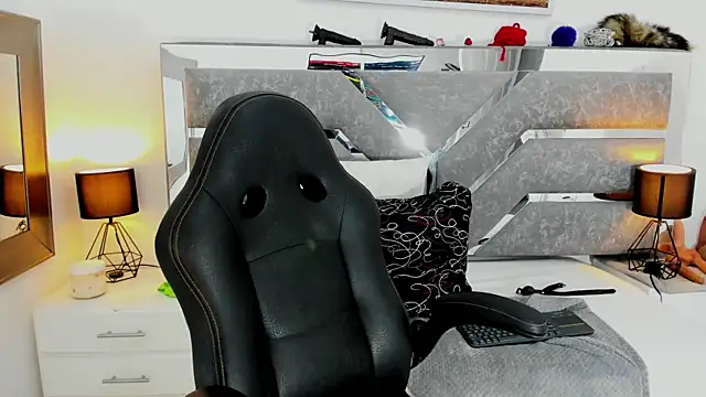 Snapshot of Slut_Milf_ chatting on May 2026 07:43:02 PM Slut Milf online show from May 2026 07:43:02 PM