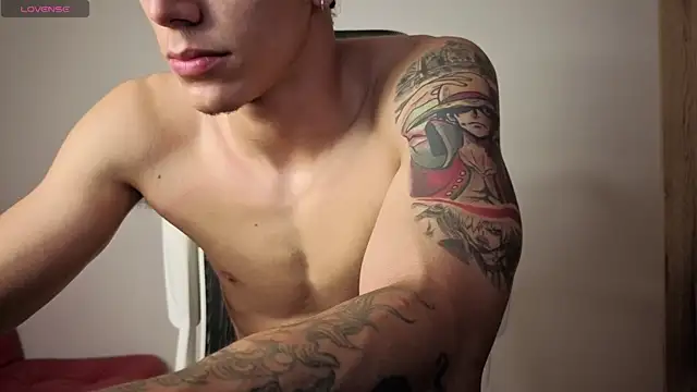 Cristopher23  online show from December 2025 09:36:02 AM