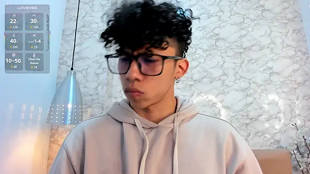 AkazaBoy  online show from September 2025 07:58:01 PM