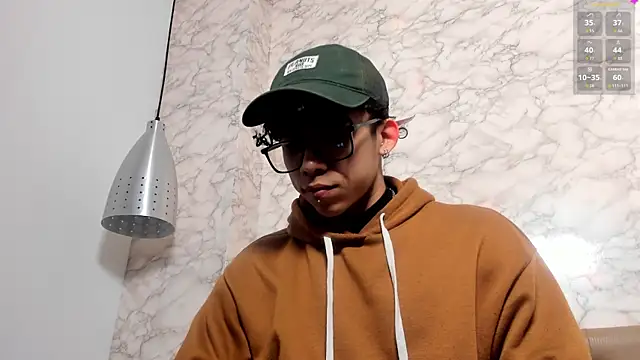 AkazaBoy  online show from April 2026 05:12:02 AM