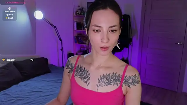 Snapshot of Space_X_Roxy_ chatting on January 2025 07:11:01 PM Space X Roxy online show from January 2025 07:11:01 PM