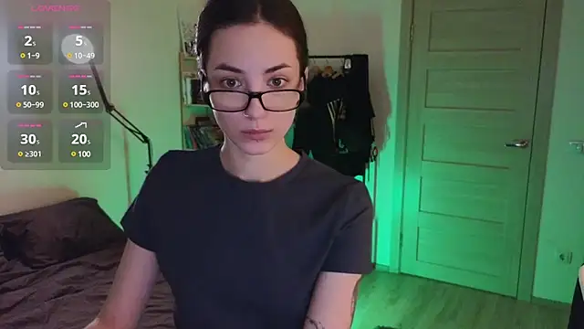 Snapshot of Space_X_Roxy_ chatting on January 2025 04:53:01 PM Space X Roxy online show from January 2025 04:53:01 PM