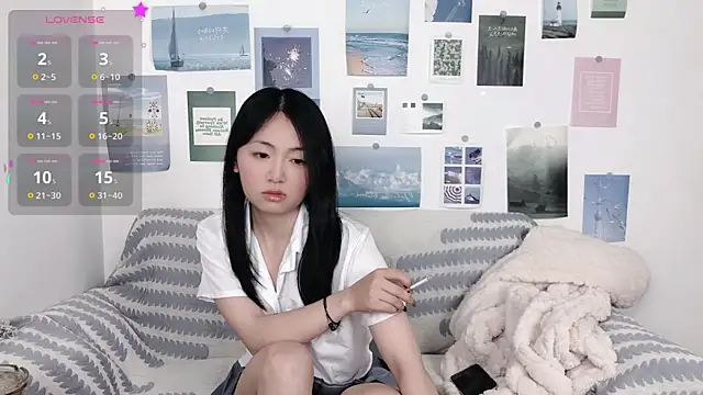 Snapshot of LiLiYbaby chatting on January 2025 02:35:02 PM LiLiYbaby online show from January 2025 02:35:02 PM