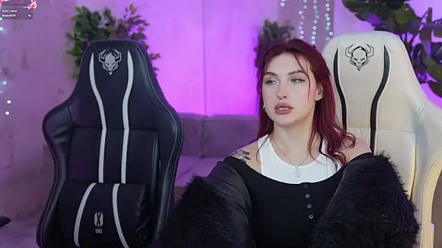 Magnetic Mia  online show from March 2025 07:23:01 PM