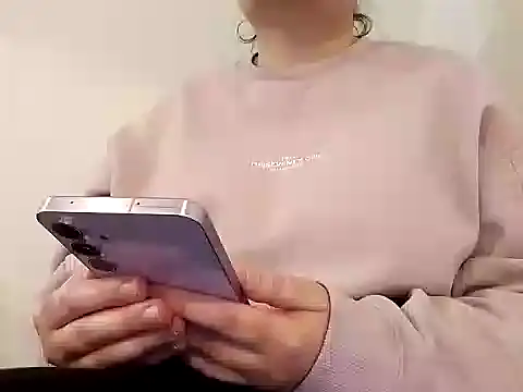 Snapshot of AalinnaK chatting on December 2024 06:57:02 PM AalinnaK online show from December 2024 06:57:02 PM