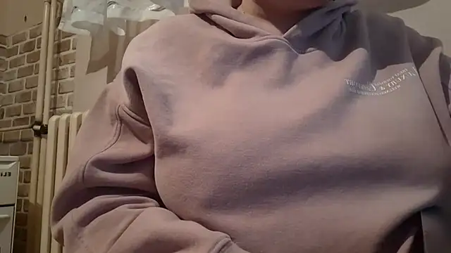 Snapshot of AalinnaK chatting on February 2025 03:15:02 PM AalinnaK online show from February 2025 03:15:02 PM