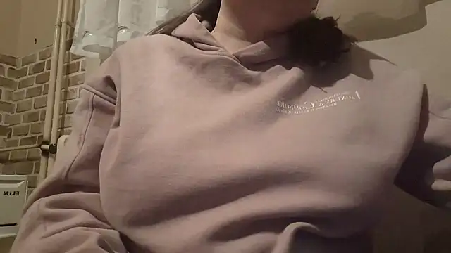 Snapshot of AalinnaK chatting on February 2025 11:59:02 PM AalinnaK online show from February 2025 11:59:02 PM