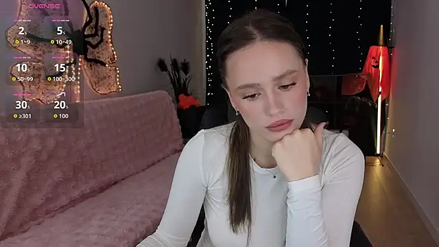 Emillias online show from October 2025 07:19:02 AM