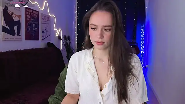 Emillias online show from November 2025 08:03:02 AM