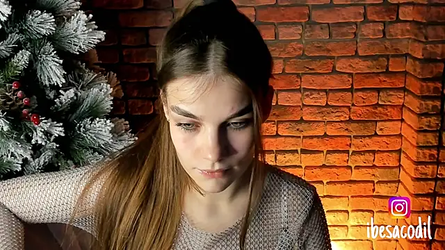 Snapshot of adriana_allien chatting on December 2024 09:54:01 PM adriana allien online show from December 2024 09:54:01 PM