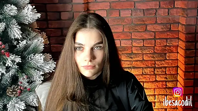 Snapshot of adriana_allien chatting on December 2024 10:13:01 PM adriana allien online show from December 2024 10:13:01 PM