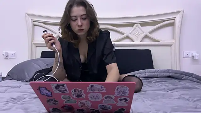 misswishh  online show from December 2024 07:48:02 PM