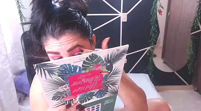 Snapshot of LUCY_LI chatting on February 2025 01:38:01 PM LUCY LI online show from February 2025 01:38:01 PM