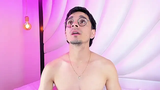 Snapshot of Hugo_Coopers chatting on February 2025 07:17:01 AM Hugo Coopers online show from February 2025 07:17:01 AM