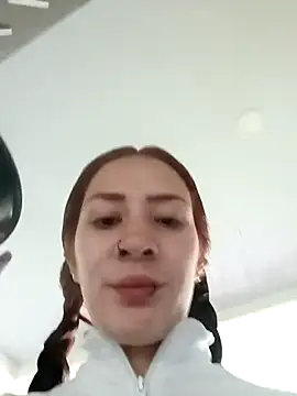 SAMANTHA-16  online show from February 2025 01:17:02 PM