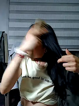 KimPielCanela online show from September 2025 12:13:02 AM