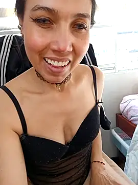 KimPielCanela online show from January 2026 09:28:02 PM