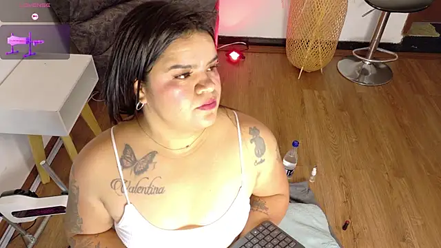 Snapshot of emma_sexxy chatting on April 2026 10:29:01 AM emma sexxy online show from April 2026 10:29:01 AM