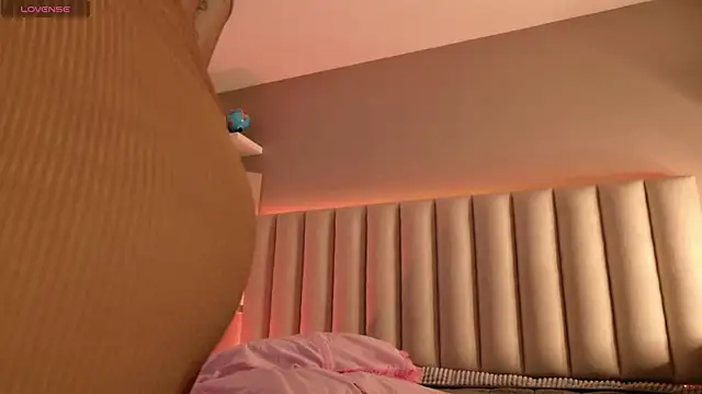 Megan mooree  online show from September 2025 12:16:01 PM