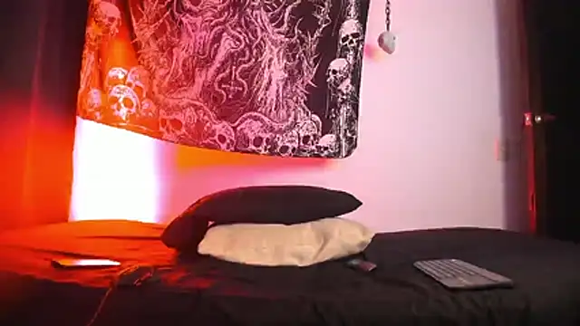 Agnes jones  online show from December 2025 11:34:02 PM