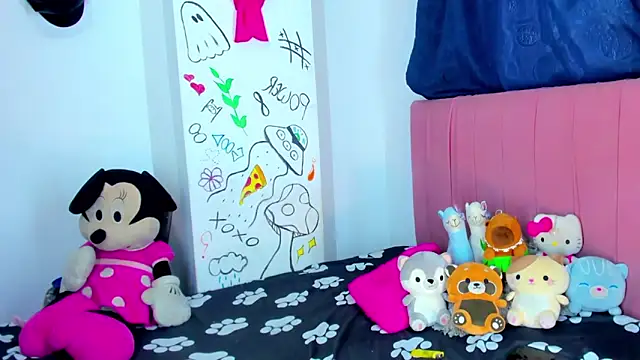 bloom444 online show from September 2025 10:43:01 PM