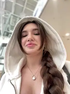 Holly Molii online show from January 2025 05:32:01 AM