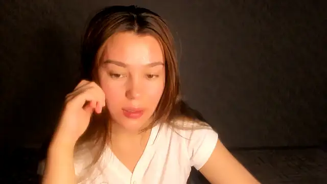 Snapshot of LunaXmii chatting on March 2026 08:03:02 PM LunaXmii online show from March 2026 08:03:02 PM