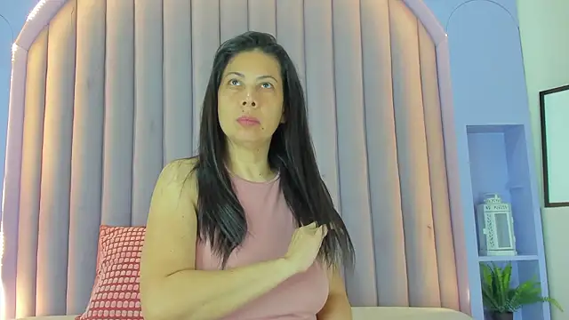 JaylaScott   online show from January 2026 11:37:02 AM