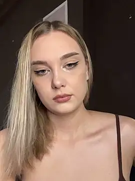 Snapshot of Alisa_Rise chatting on September 2025 04:51:02 PM Alisa Rise online show from September 2025 04:51:02 PM