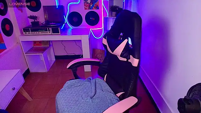 hannaa jhoonson online show from March 2025 04:23:02 AM