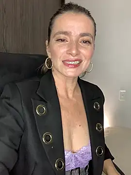 Snapshot of Liloo8923 chatting on January 2026 01:10:02 AM Liloo8923 online show from January 2026 01:10:02 AM