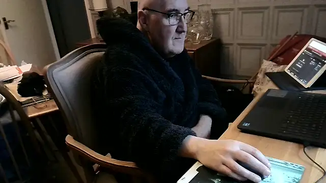 Adamdaddybear online show from February 2025 09:11:01 AM