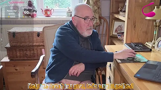 Adamdaddybear online show from February 2026 02:47:02 PM