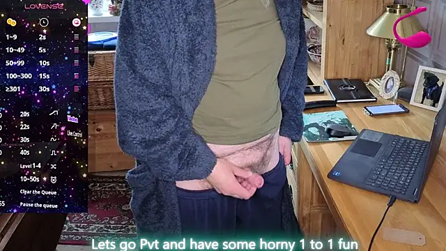 Snapshot of Adamdaddybear chatting on June 2026 07:20:01 AM Adamdaddybear online show from June 2026 07:20:01 AM