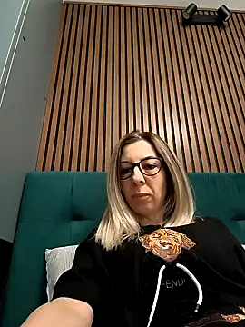 SukyGirl online show from January 2025 04:21:01 AM