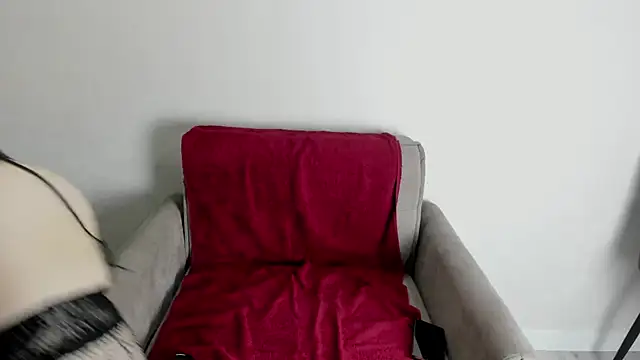 Snapshot of Reed_Fox chatting on April 2026 09:26:02 PM Reed Fox online show from April 2026 09:26:02 PM