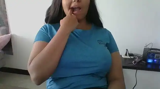 Snapshot of Miapeyton chatting on December 2024 06:32:02 PM Miapeyton online show from December 2024 06:32:02 PM