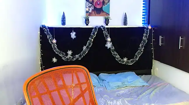 Snapshot of Miapeyton chatting on December 2024 03:11:02 PM Miapeyton online show from December 2024 03:11:02 PM