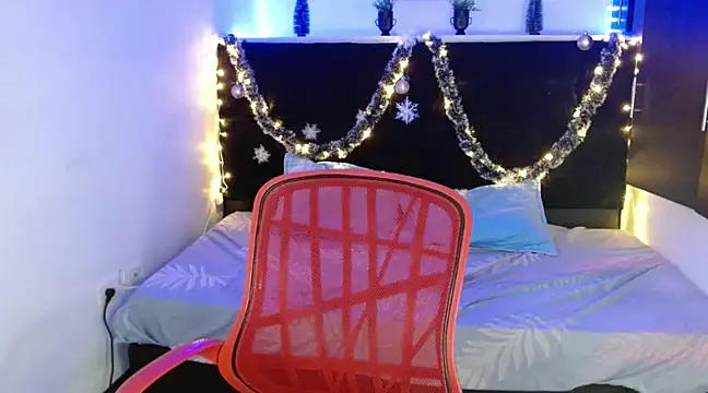 Snapshot of Miapeyton chatting on December 2024 05:48:01 PM Miapeyton online show from December 2024 05:48:01 PM