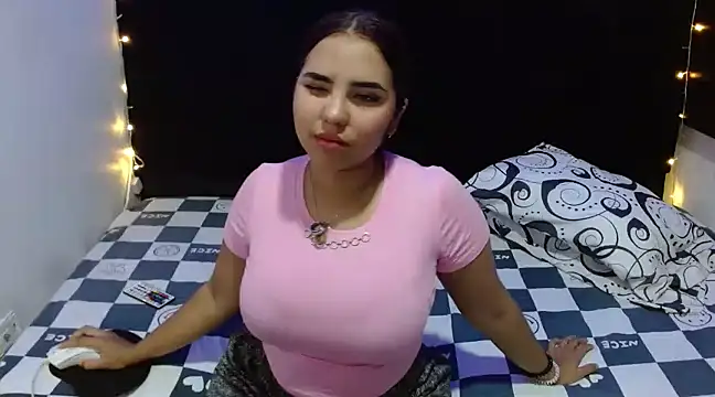 Snapshot of Miapeyton chatting on January 2025 03:26:01 PM Miapeyton online show from January 2025 03:26:01 PM