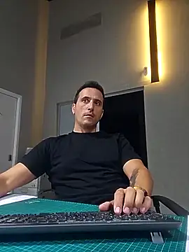 Snapshot of Lucas___81 chatting on October 2025 06:30:02 PM Lucas 81 online show from October 2025 06:30:02 PM