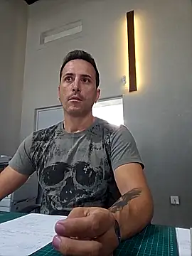 Snapshot of Lucas___81 chatting on October 2025 08:00:02 AM Lucas 81 online show from October 2025 08:00:02 AM