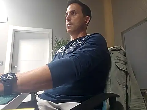 Snapshot of Lucas___81 chatting on October 2025 07:29:02 PM Lucas 81 online show from October 2025 07:29:02 PM