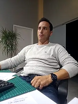 Snapshot of Lucas___81 chatting on November 2025 07:48:02 PM Lucas 81 online show from November 2025 07:48:02 PM